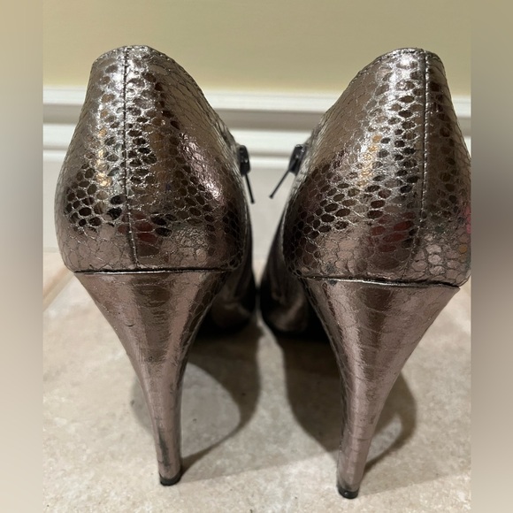 Silver Sam Edelman booties, Size 9.5 - Picture 3 of 10